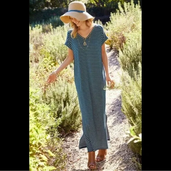 knee length dresses for ladies Isabelle Green Float Sleeve Maxi Dress – Scarlett & Jo main image 0